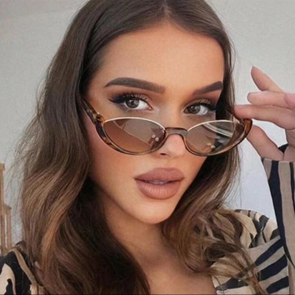 1 Pair Women Tortoiseshell Browline Fashionable Eyeglasses, Rhinestone Accent